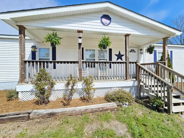 202 Castlebury Lane, Hubert, NC 28539