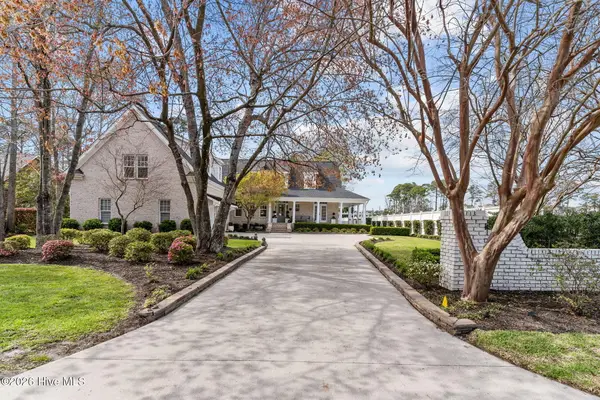 100 King Arthur Drive, Wilmington, NC 28403