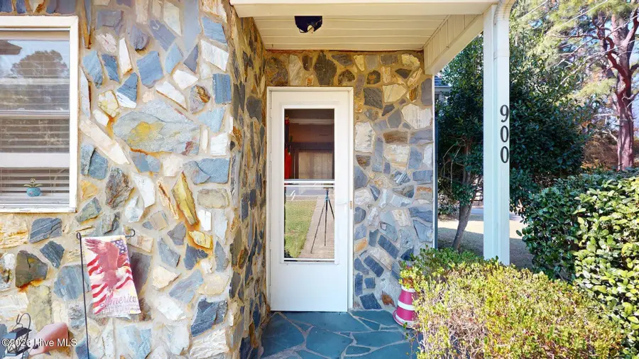 900 Cedar Court, Aberdeen, NC 28315 - #2