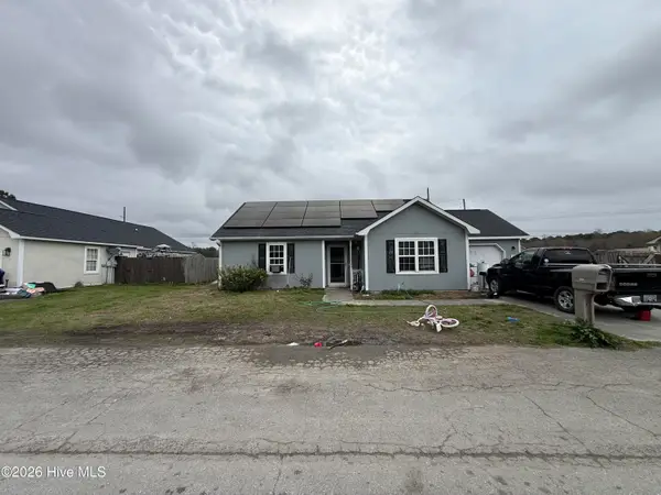 206 Fox Way N, Hubert, NC 28539