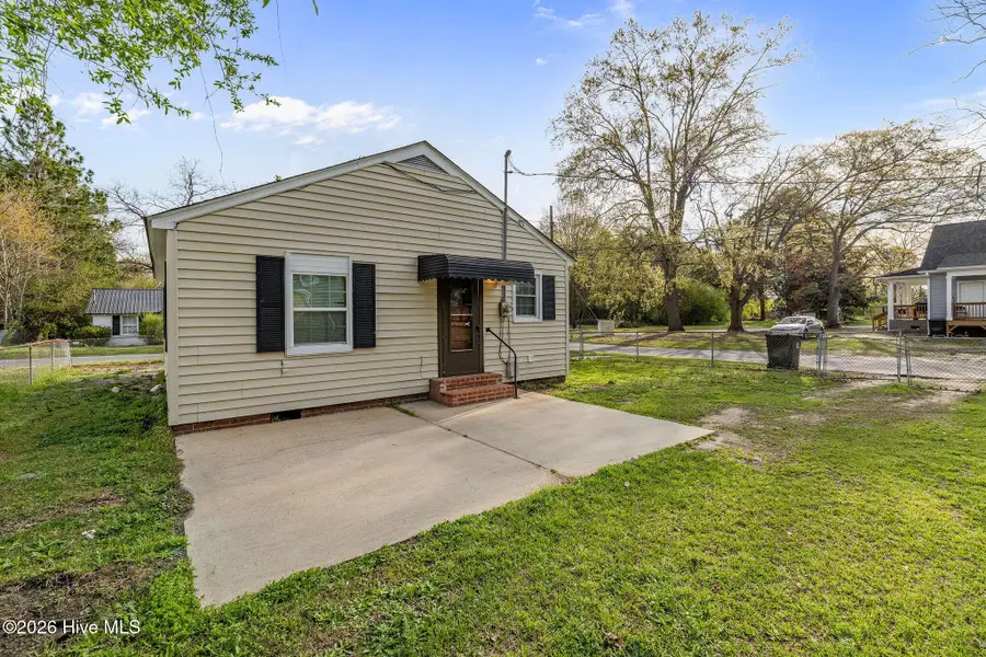 302 S Johnson Street, Mount Olive, NC 28365 - #2