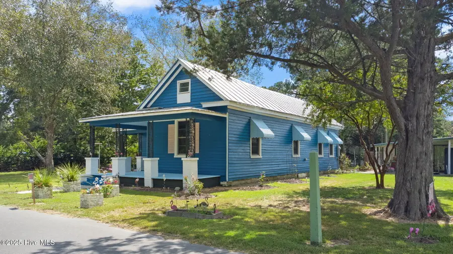 104 Trent Street, Trenton, NC 28585 - #2