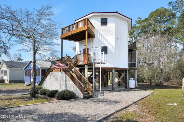 233 NE 75th Street, Oak Island, NC 28465