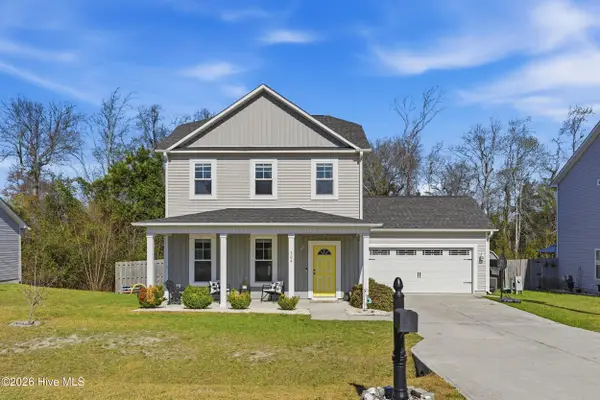 304 Holbrook Lane, Hubert, NC 28539