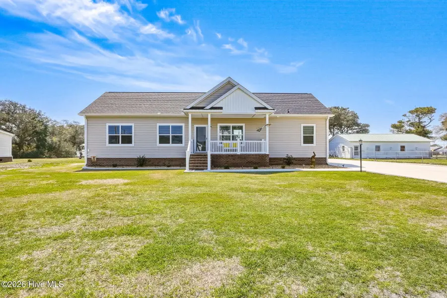 204 Nelson Street, Harkers Island, NC 28531 - #2