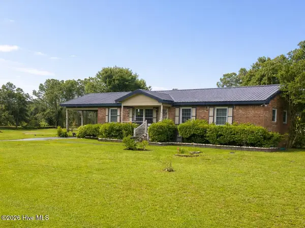 458 Bayview Drive, Harkers Island, NC 28531