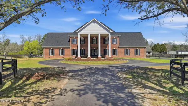 860 Lakebay Road, Vass, NC 28394