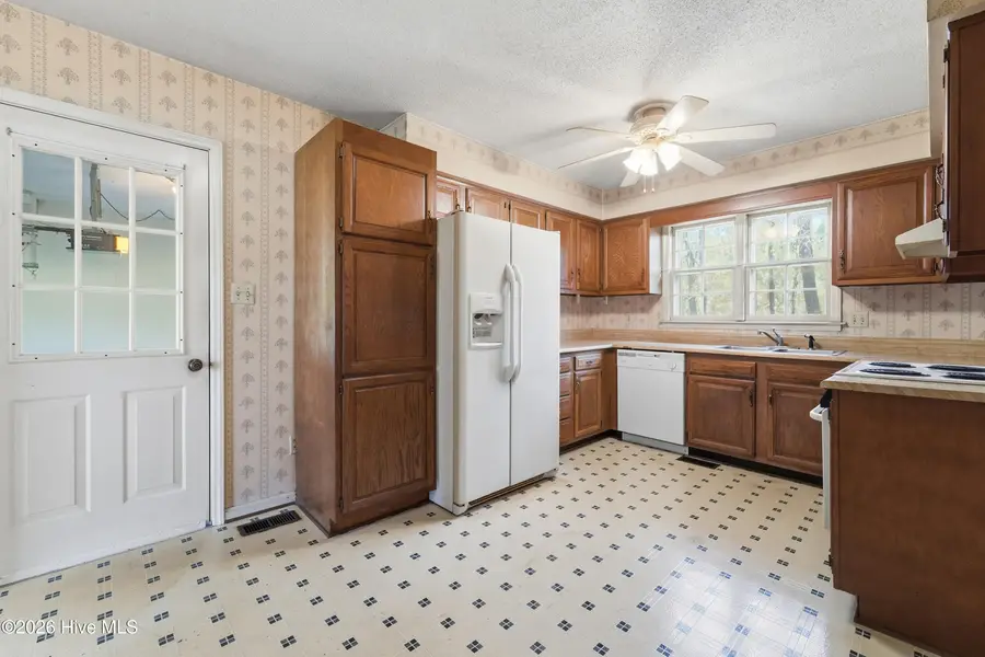 312 King Richard Court, Jacksonville, NC 28546 - #2