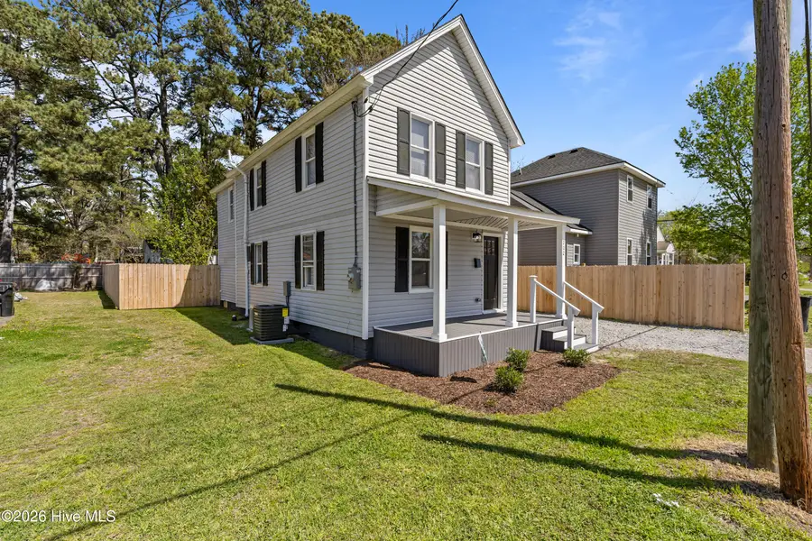202 Bell Street, Elizabeth City, NC 27909 - #2
