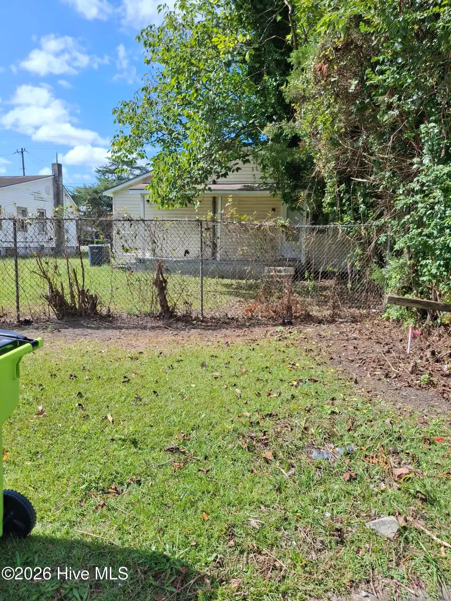 323 Liberty Street, New Bern, NC 28562 - #2