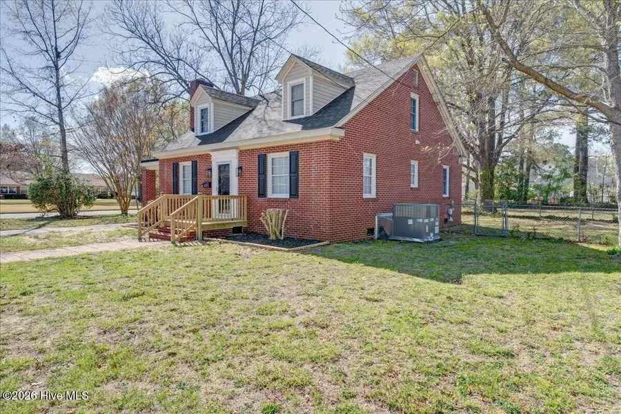 218 S West Street, Ahoskie, NC 27910 - #2