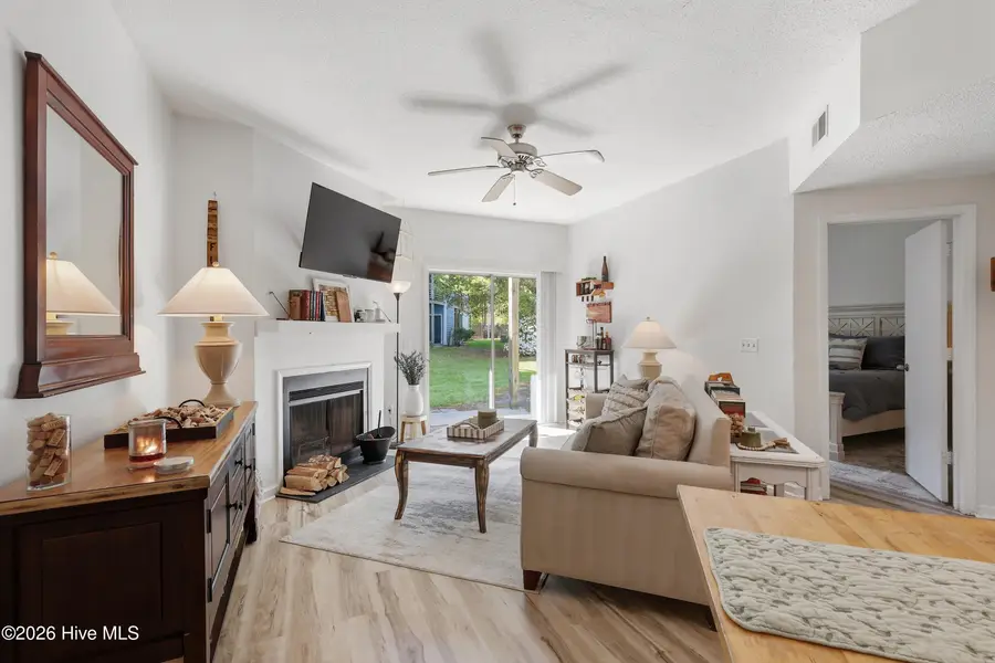 4230 Wilshire Boulevard #Apt 104, Wilmington, NC 28403 - #2