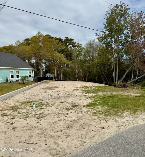 478 W W 11th Street, Southport, NC 28461