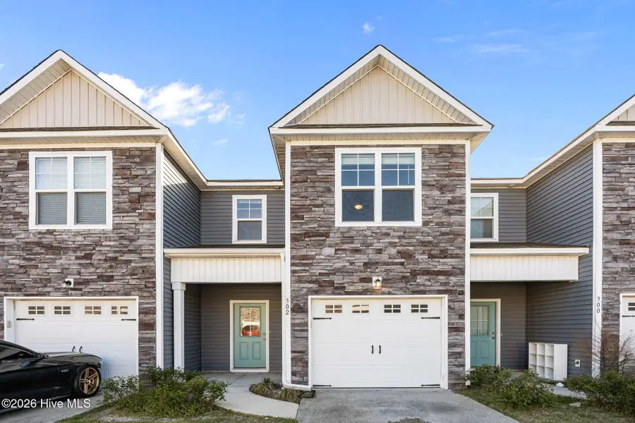 302 S Stingray Lane, Sneads Ferry, NC 28460 - #2