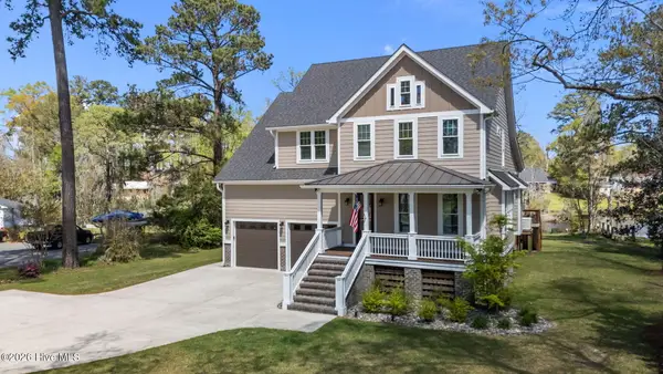 620 W Wilson Creek Drive, Trent Woods, NC 28562