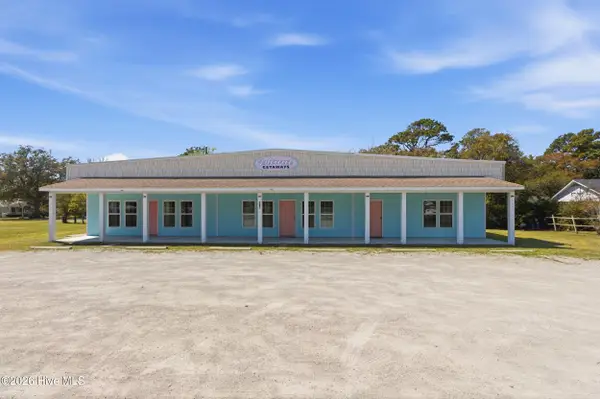 360 Island Road, Harkers Island, NC 28531