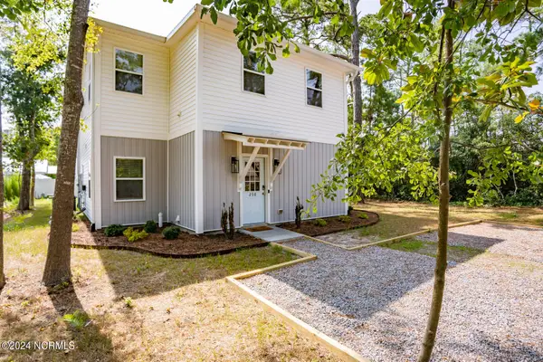 238 NE 70th Street, Oak Island, NC 28465