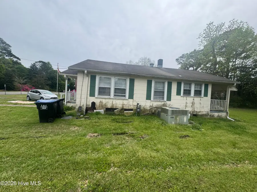 213 N Walker Street, Burgaw, NC 28425 - #2