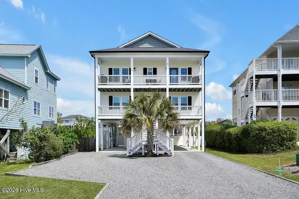 33 Sandy Lane, Surf City, NC 28445