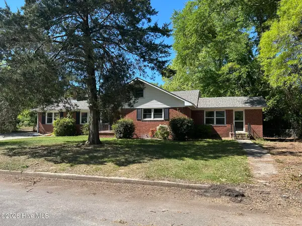 304 Dupont Circle #304, Kinston, NC 28501