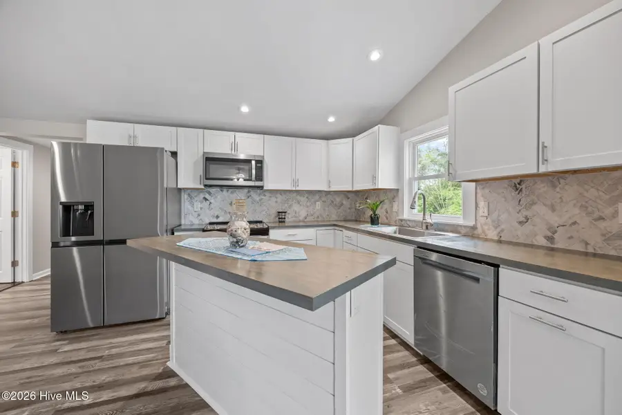 108 Park Avenue, Beaufort, NC 28516 - #3