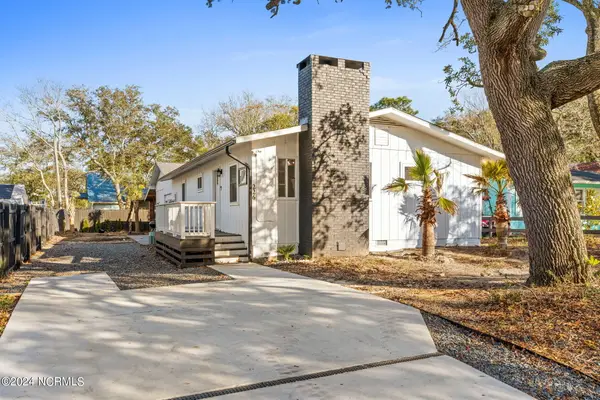 226 NE 48th Street, Oak Island, NC 28465