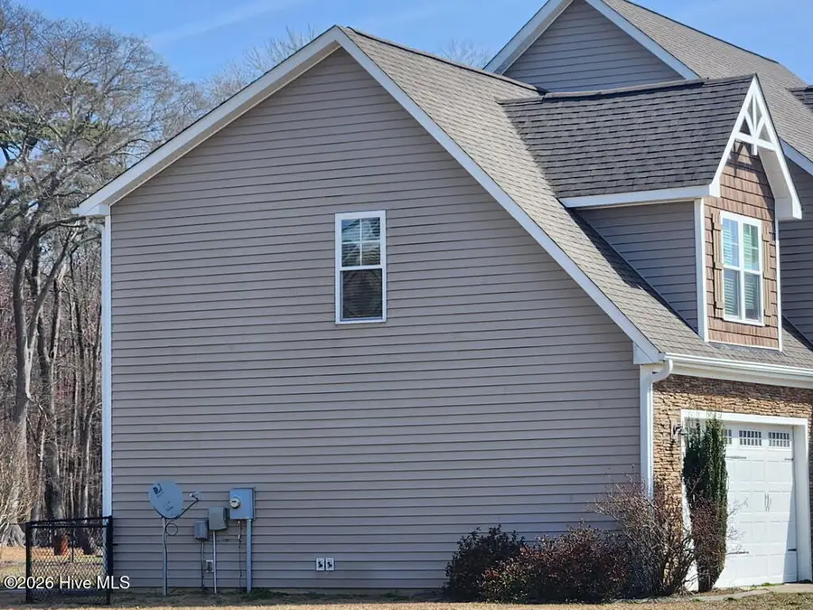 105 E Lake Drive, Goldsboro, NC 27534 - #2