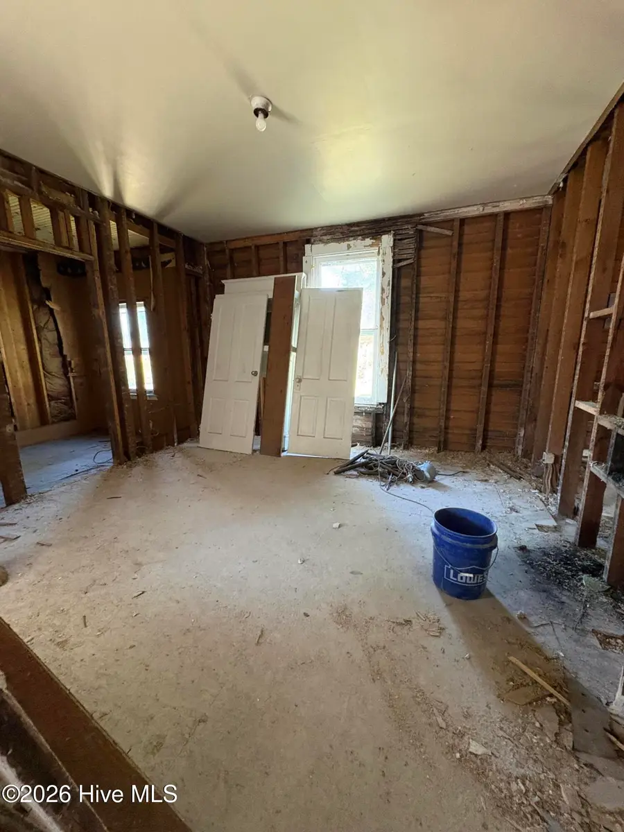 208 W Burgess Street, Elizabeth City, NC 27909 - #2