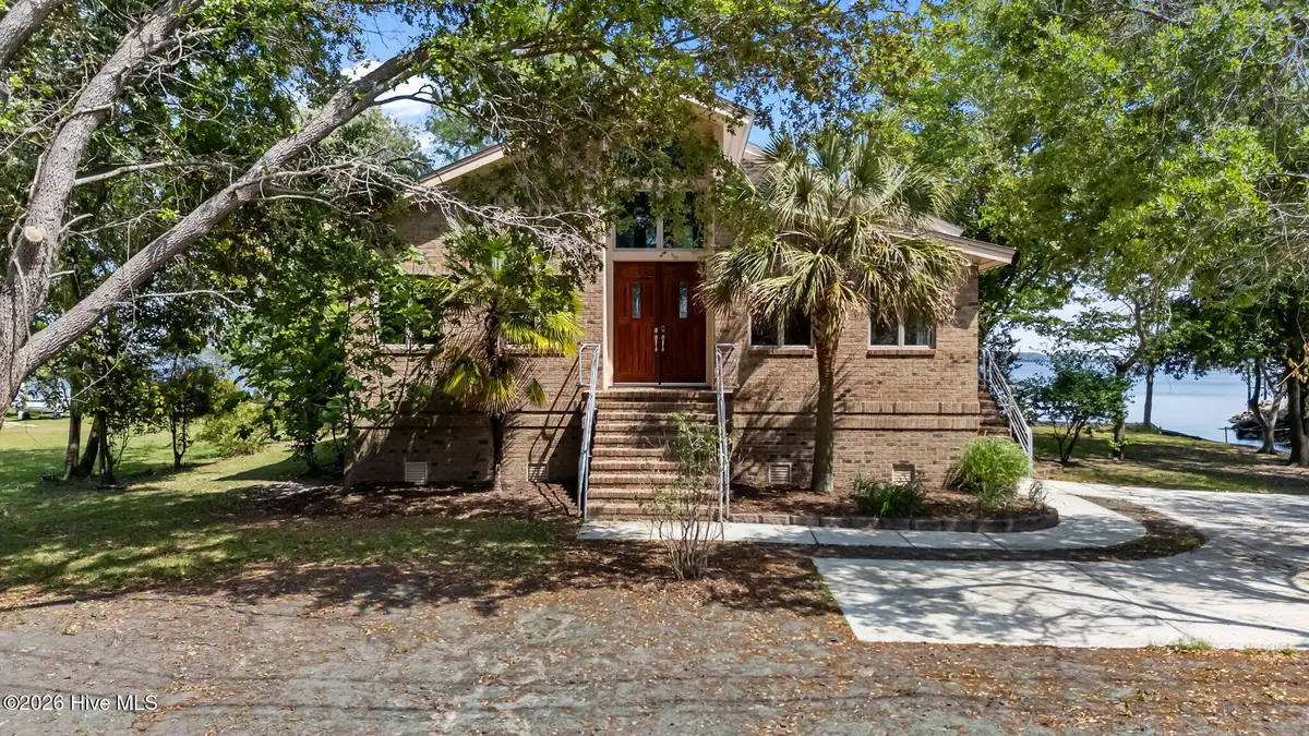 401 Harbor Drive, New Bern, NC 28560 - #1