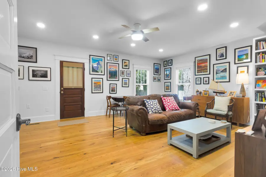 404 Avenue C, New Bern, NC 28560 - #3
