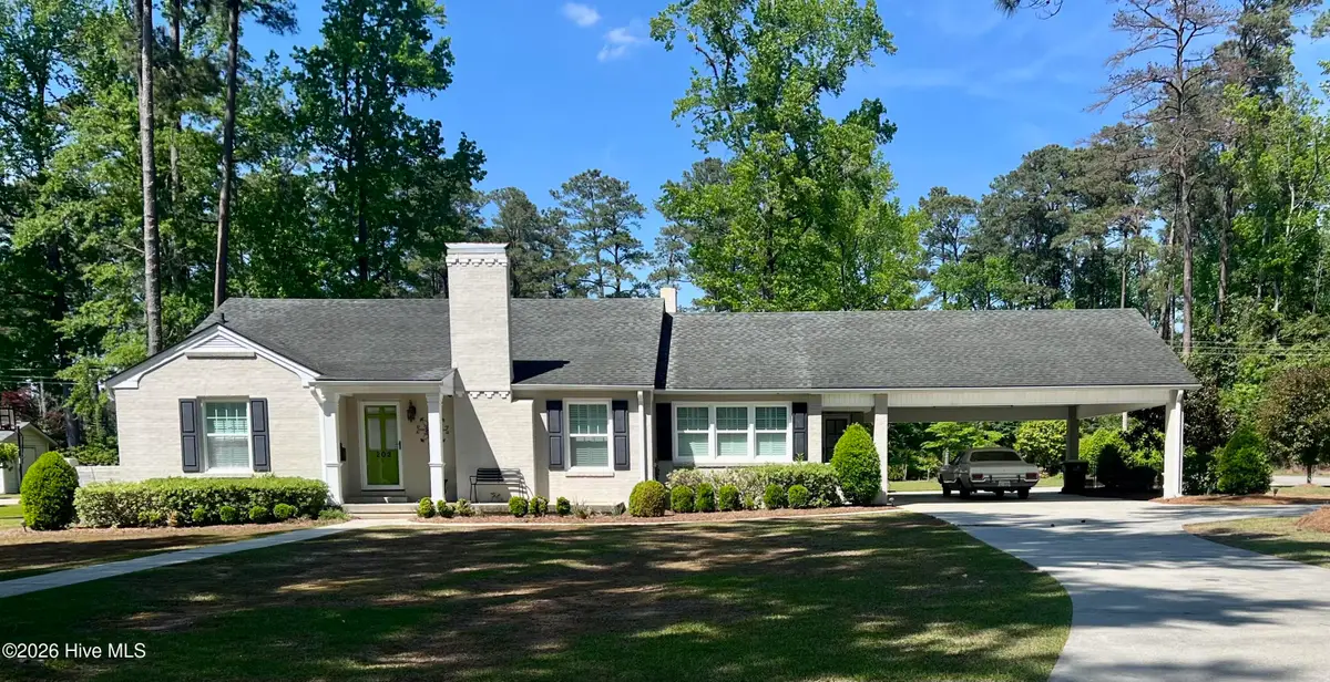 202 Pine Street, Whiteville, NC 28472 - #1