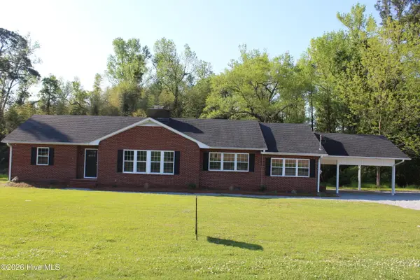 3049 Catherine Lake Road, Richlands, NC 28574