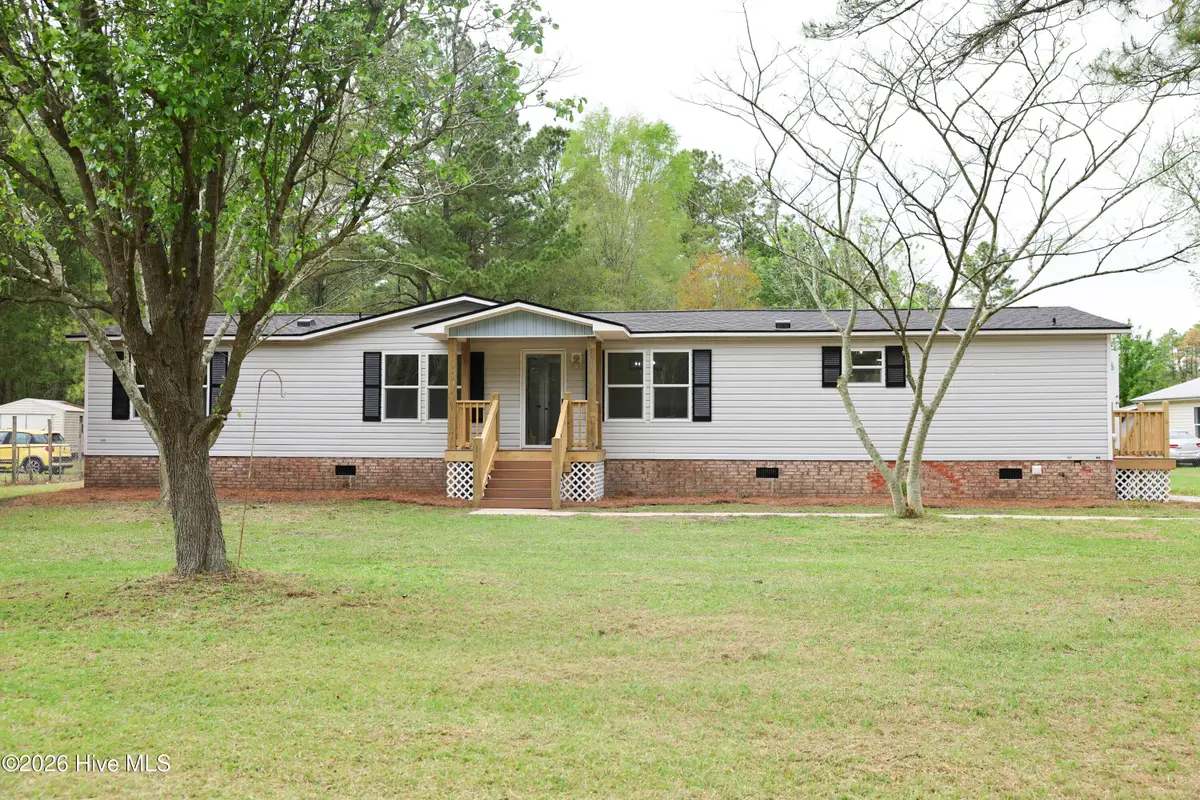 590 Luther Banks Road, Richlands, NC 28574 - #1