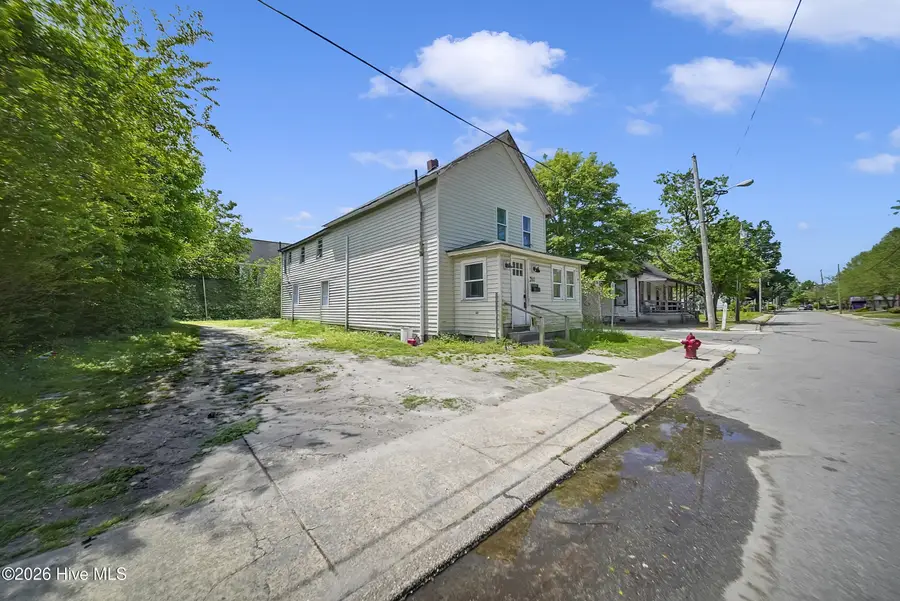 207 Bell Street, Elizabeth City, NC 27909 - #2