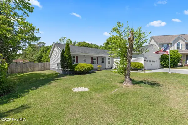 303 N Grazing Court, Sneads Ferry, NC 28460