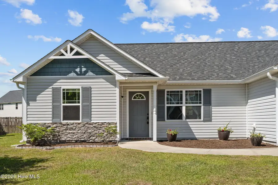 221 Breakwater Drive, Sneads Ferry, NC 28460 - #2