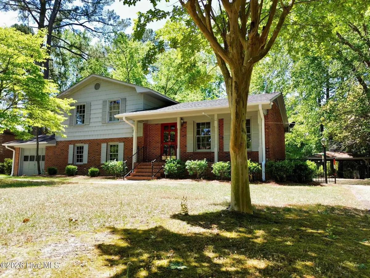 912 W Scotsdale Road, Laurinburg, NC 28352 - #1