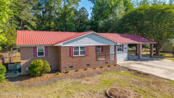 11073 Sam Potts Highway, Lake Waccamaw, NC 28450