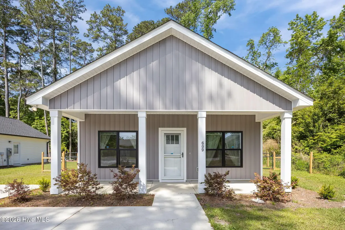 609 N Timberly Lane, Burgaw, NC 28425 - #1