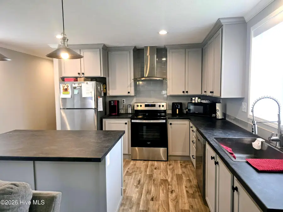 206 Mccoy Avenue, Cove City, NC 28523 - #3