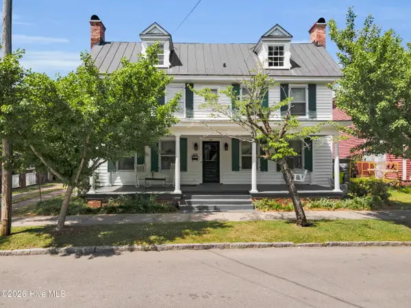 208 Johnson Street, New Bern, NC 28560