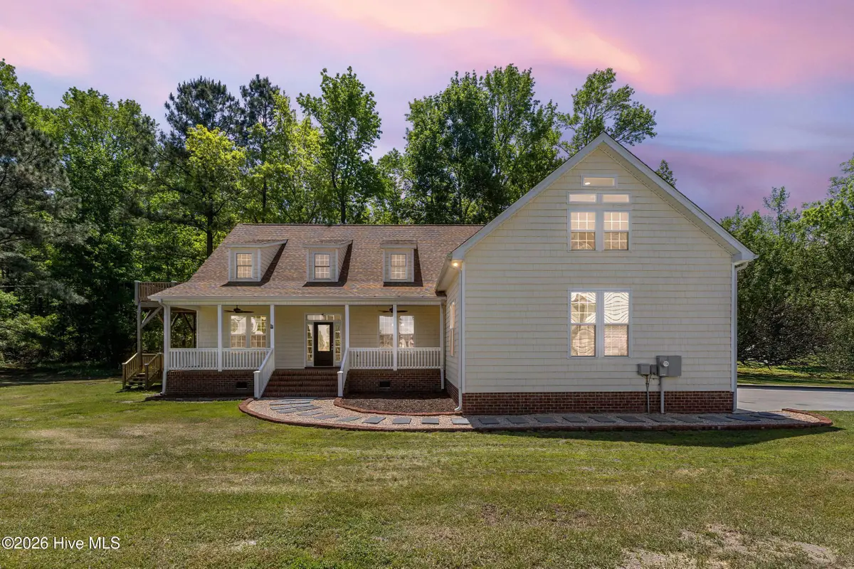 905 Charleston Place, Sneads Ferry, NC 28460 - #1