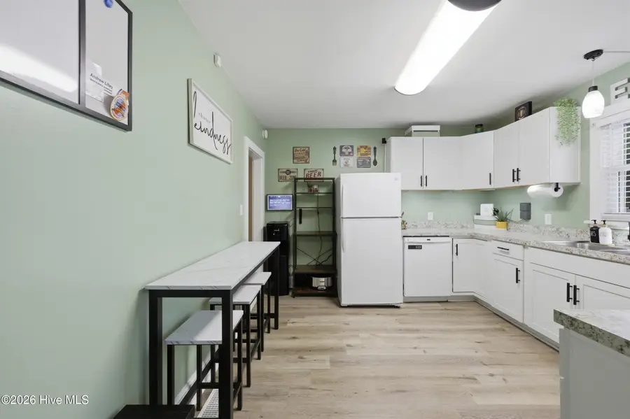 1119 W Colonial Avenue, Elizabeth City, NC 27909 - #3