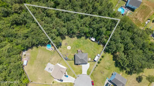 302 Sunbeam Court, Richlands, NC 28574