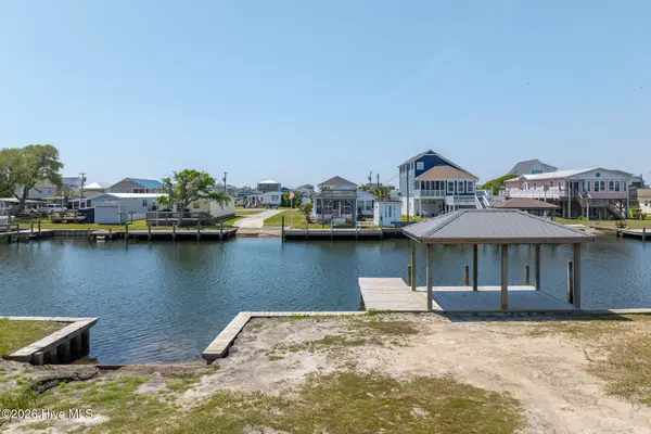 6039 6th Street, Surf City, NC 28445