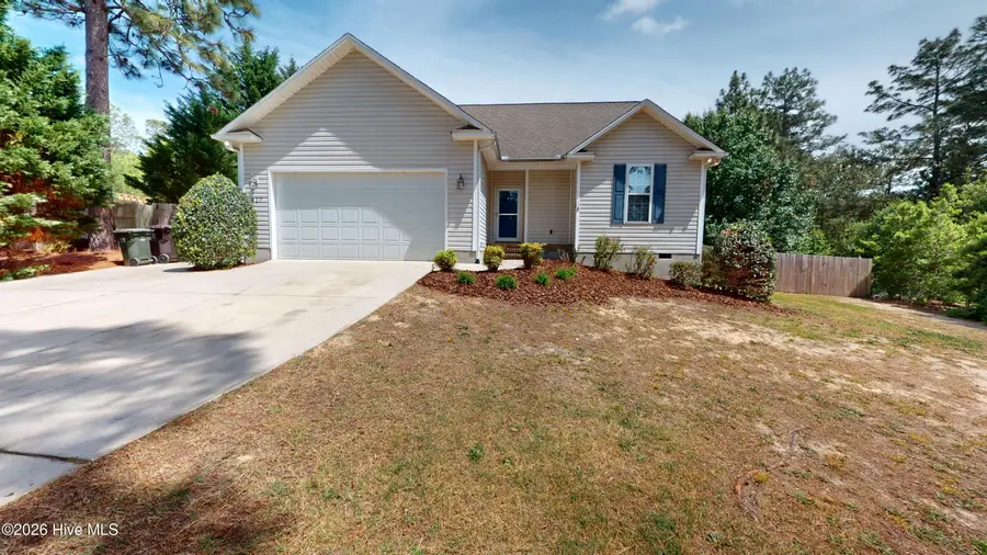 617 Seymour Street, Aberdeen, NC 28315 - #2