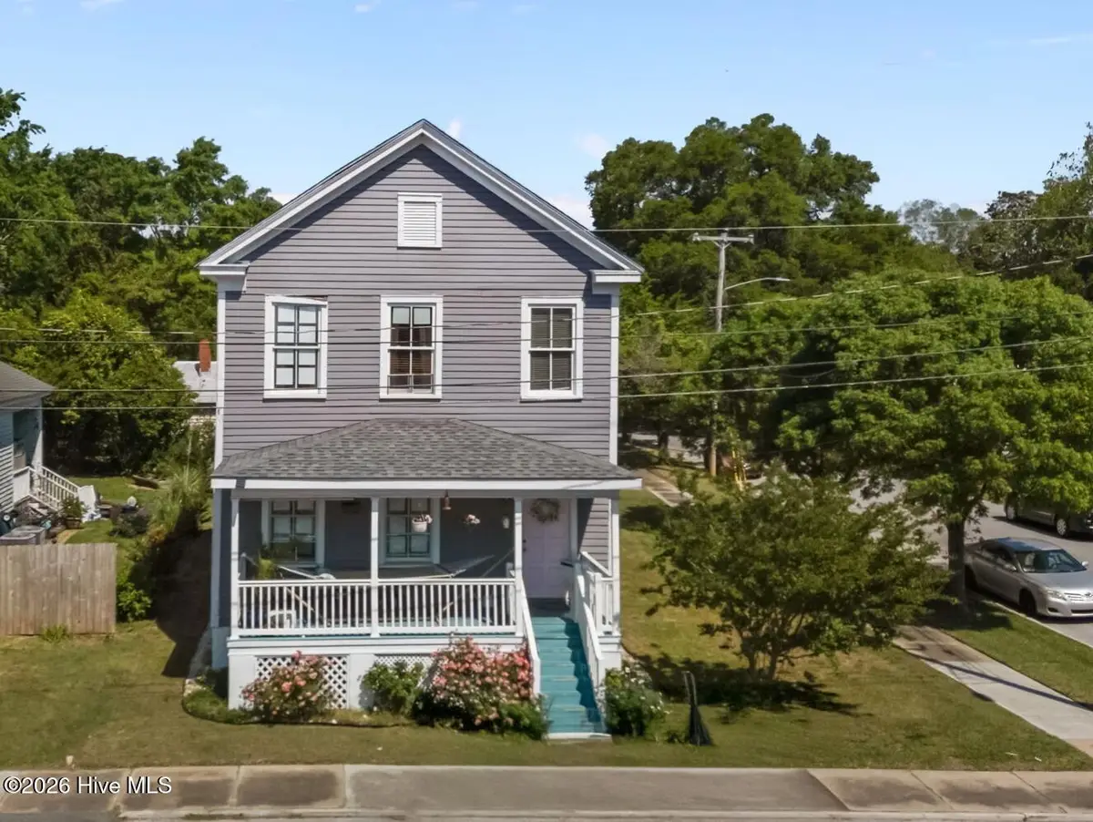 402 Dunn Street, New Bern, NC 28560 - #1