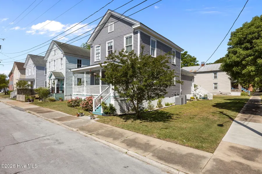 402 Dunn Street, New Bern, NC 28560 - #2
