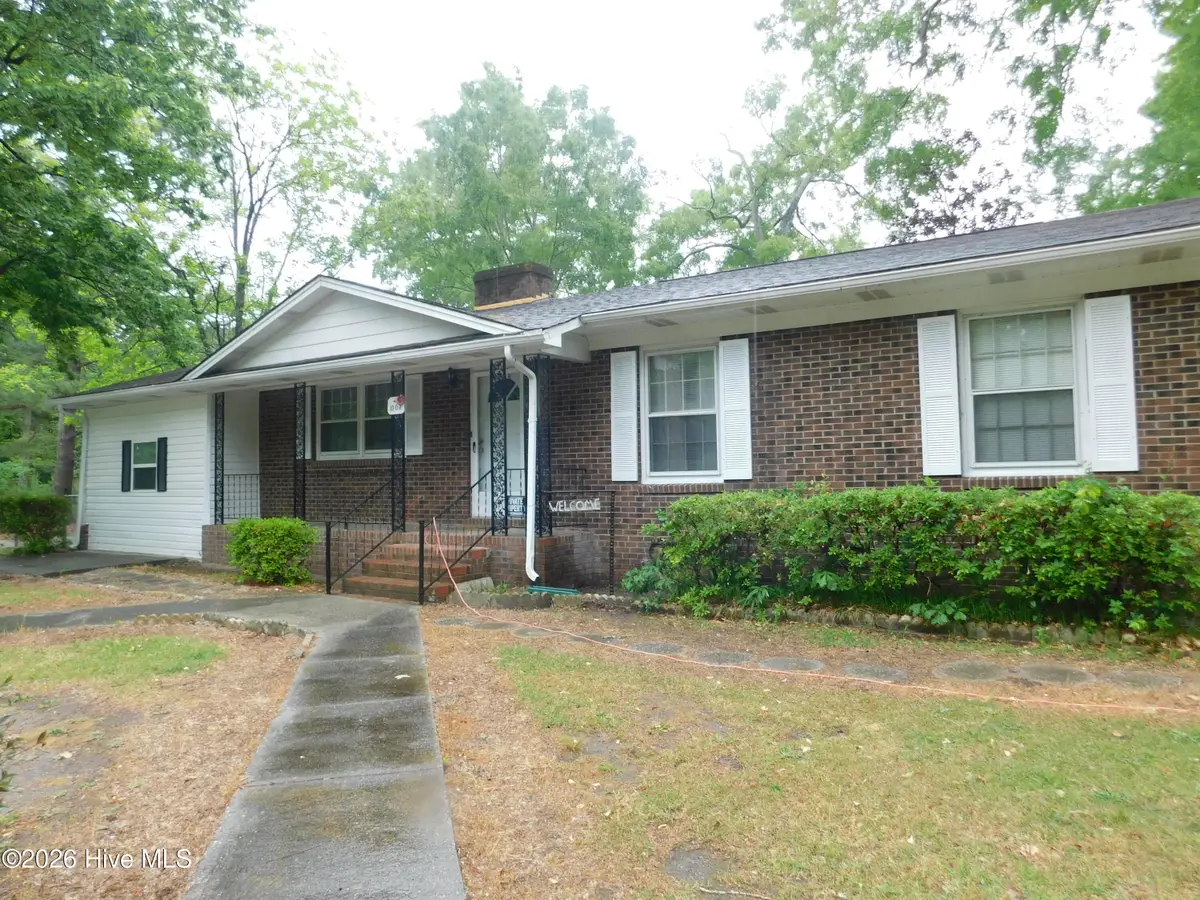 1003 Raleigh Street, Laurinburg, NC 28352 - #1