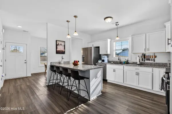 205 W Theriault Court, Jacksonville, NC 28540
